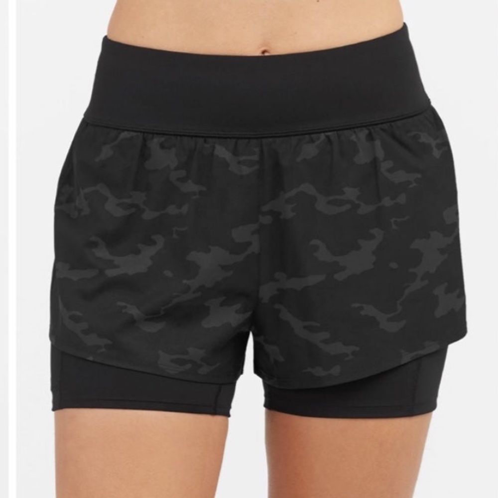 SPANX athletic workout Camo Shorts The Get Moving Shorts Size XS